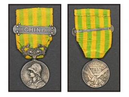 with ribbon and clasp 1900 CHINE 1901. Rare historical item.